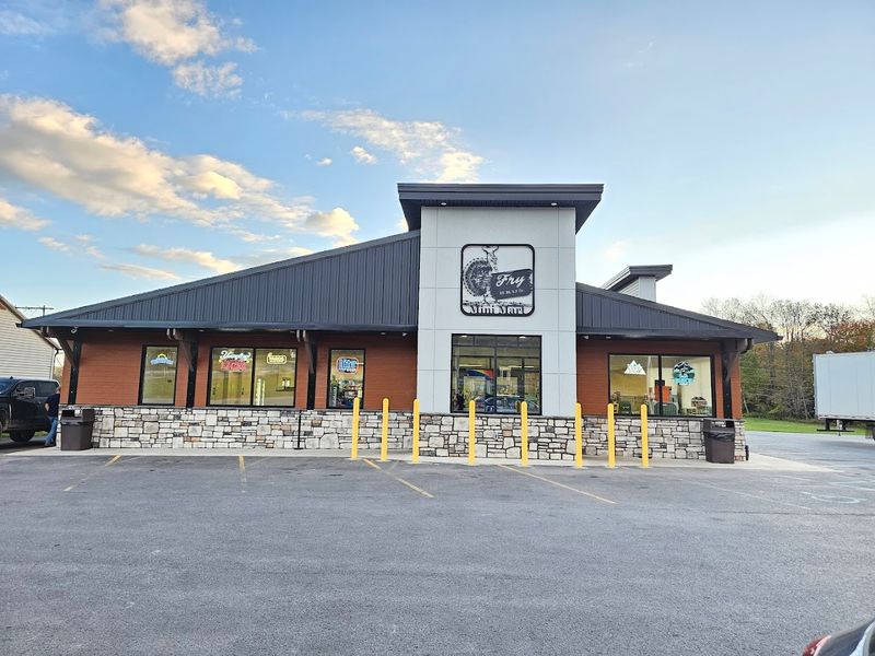 Convenient Stop for Truckers and Road-Trippers