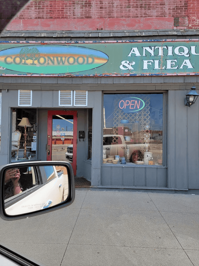 Cottonwood Antique Marketplace