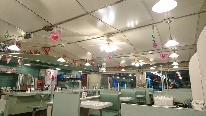 Counter Seating and Classic Booth Vibes