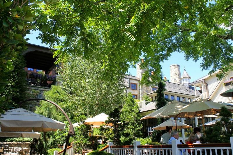 Cozy Inns and Bed-and-Breakfasts Straight From a Romance Novel