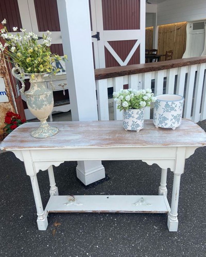Creative Classes From Furniture Painting to Floral Arrangements