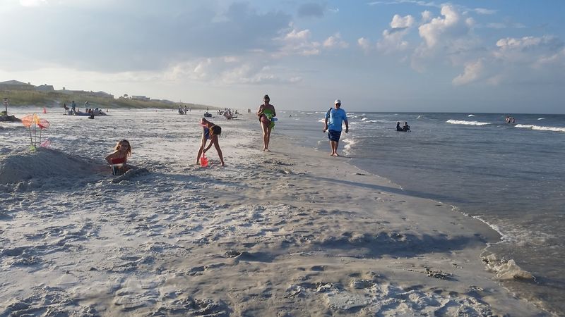 Crescent Beach: The Quiet Alternative That Locals Actually Love