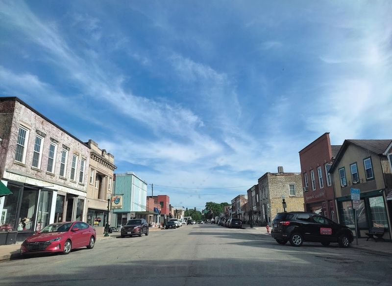 Cruising Historic Route 66 Through Town