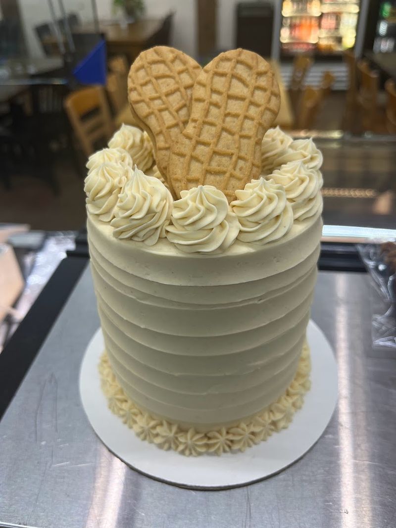 Custom Cakes Made From Scratch With Serious Skill
