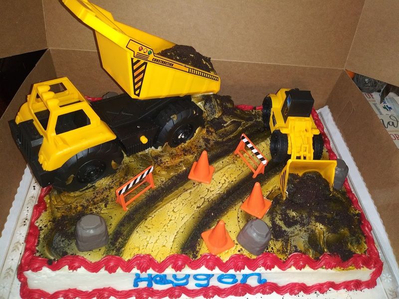 Custom Cakes That Wow Every Crowd