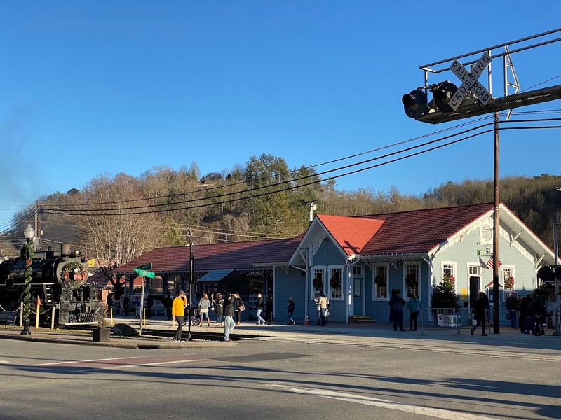 Dillsboro Layover and Town Exploration