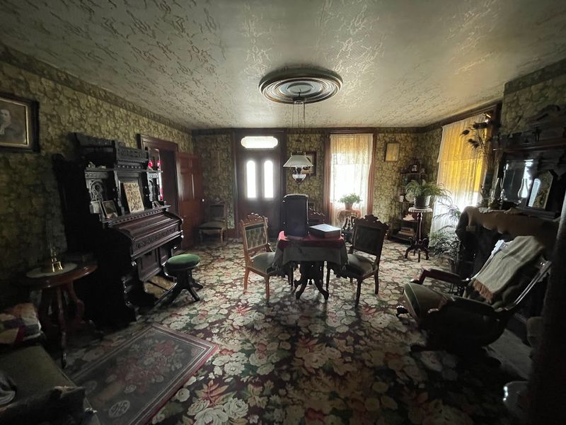 Dining Like It's 1850 at the Eagle Tavern