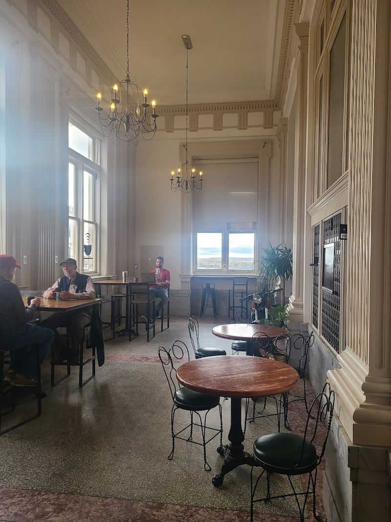 Dining and Local Food Culture Worth Savoring