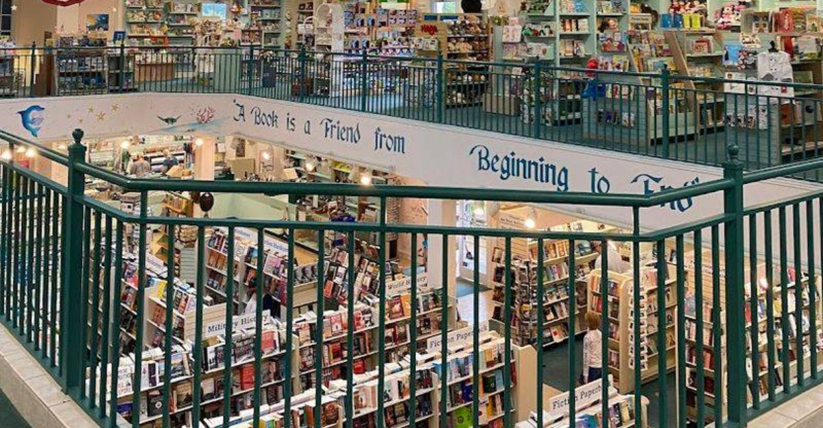 Dont miss this massive Florida bookstore packed with literary treasures