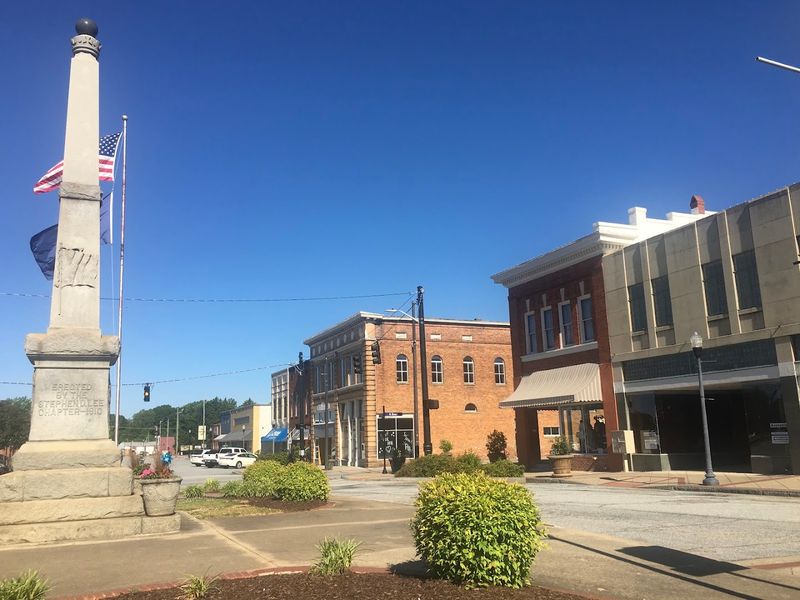 Downtown Clinton's Cozy Small-Town Vibe