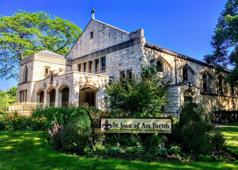 Downtown Evanston Shopping: Boutiques Over Big Box Stores