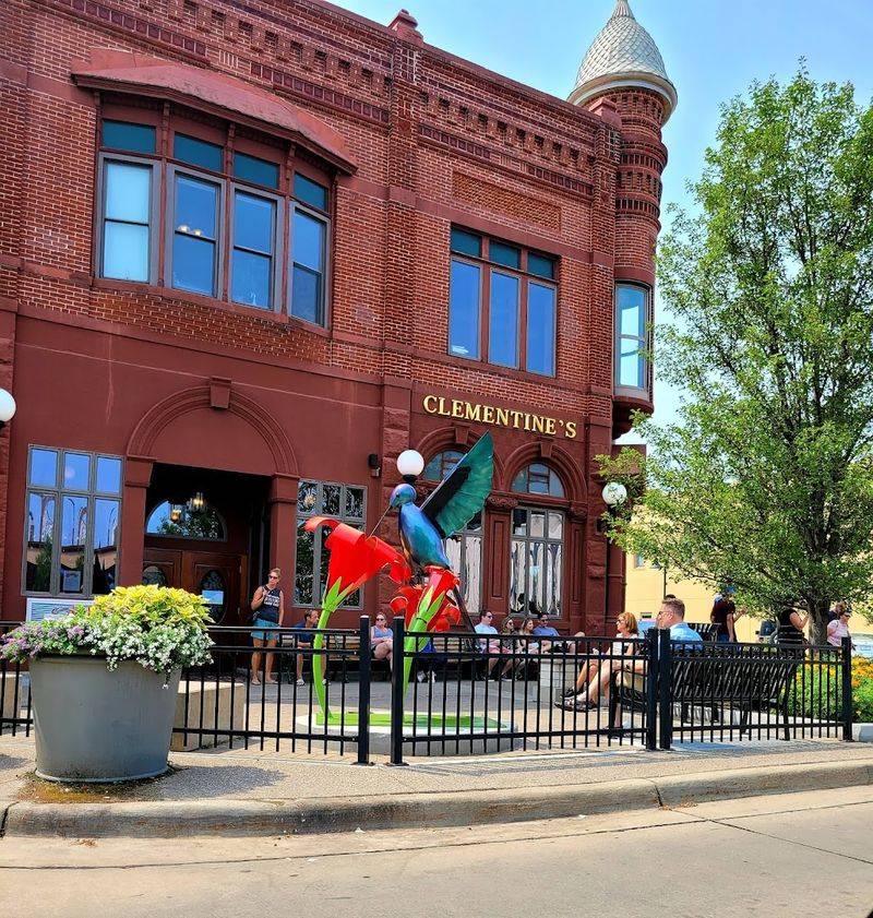 Downtown South Haven: Small-Town Shopping Done Beautifully Right