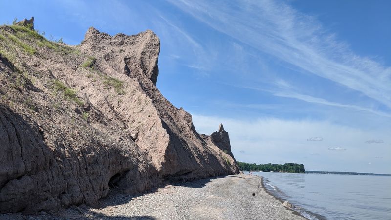 Dragon Beach and Its Colorful Rocks Dragon Beach and Its Colorful Rocks