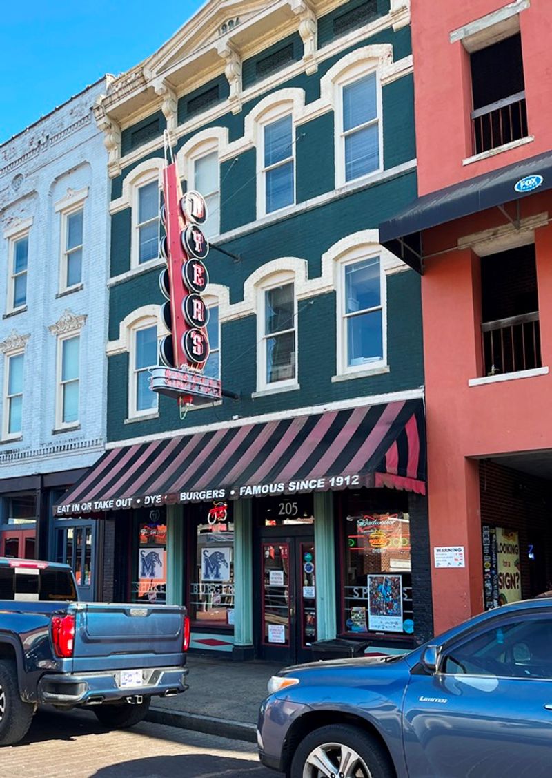 Dyer's Burgers - Memphis, Tennessee