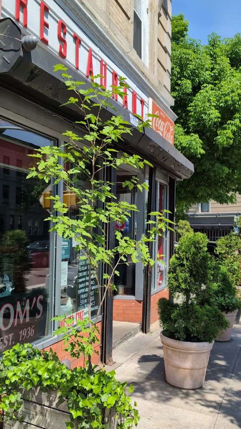 Easy Access Near Brooklyn Museum and Prospect Park Makes It a Perfect Stop Easy Access Near Brooklyn Museum and Prospect Park Makes It a Perfect Stop