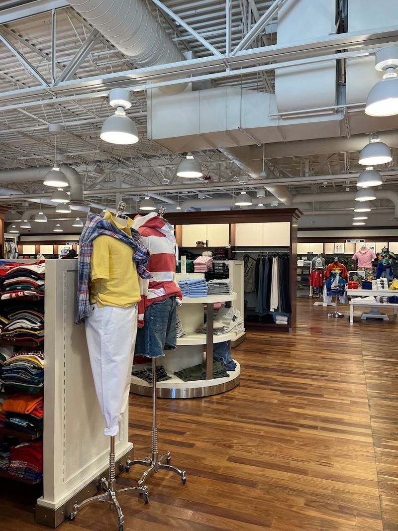 Eddie Bauer Outlet: Outdoor Gear at Unbeatable Prices