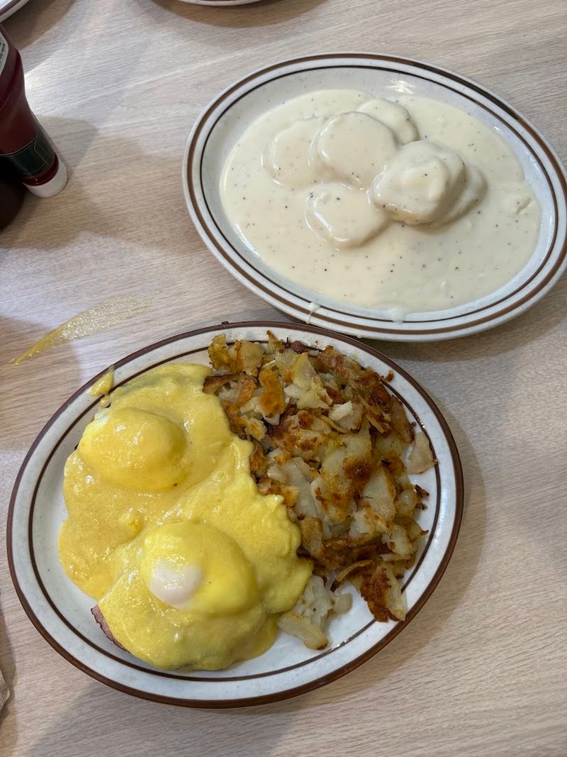 Eggs Benedict and Hollandaise Done Right Eggs Benedict and Hollandaise Done Right