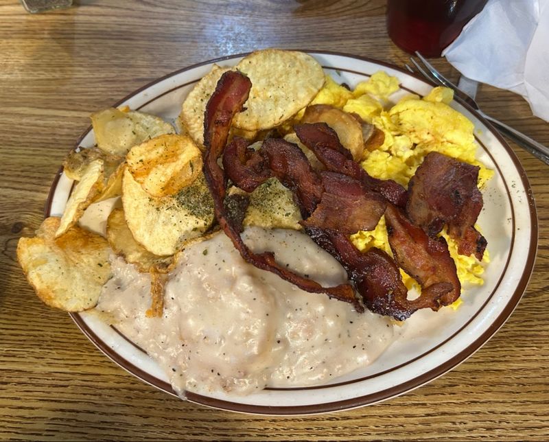 Eggs Benedict and Scrambles That Hold Their Own Too Eggs Benedict and Scrambles That Hold Their Own Too