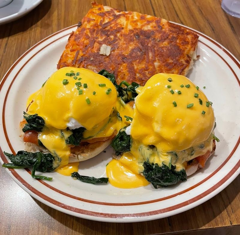 Eggs Benedict with Dreamy Hollandaise