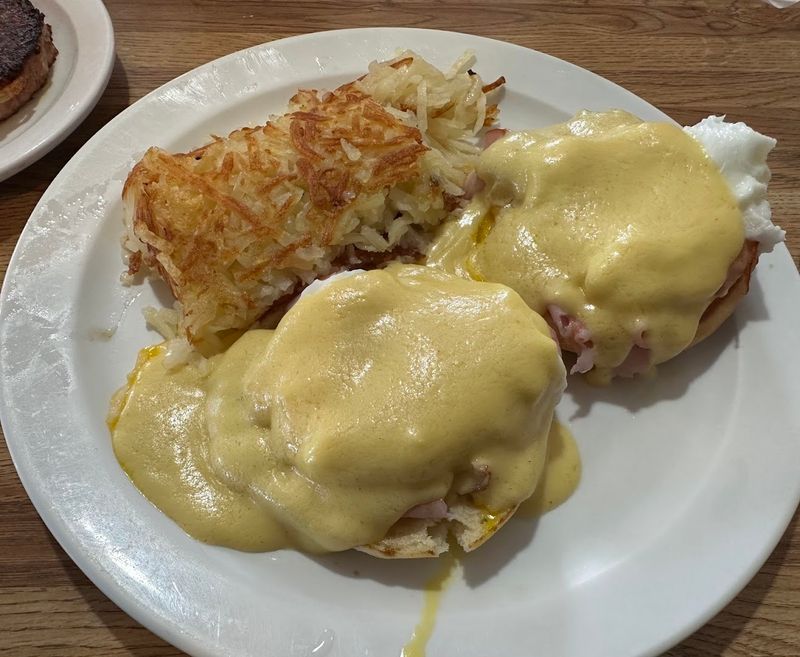 Eggs Benedict with Hash Browns