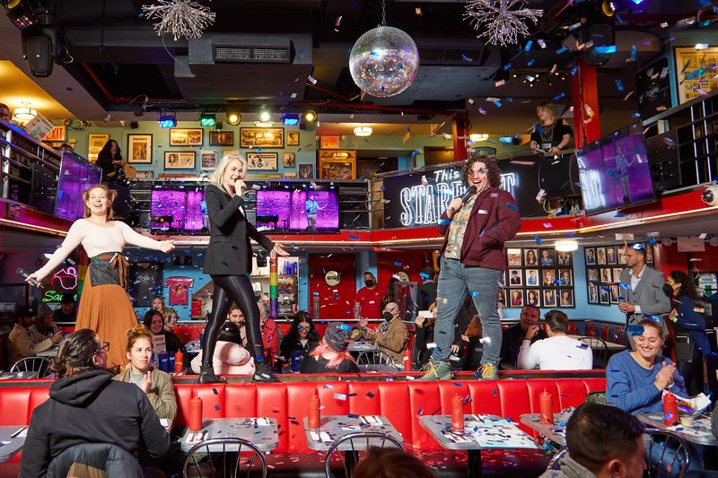 Ellen's Stardust Diner - New York, New York Ellen's Stardust Diner - New York, New York