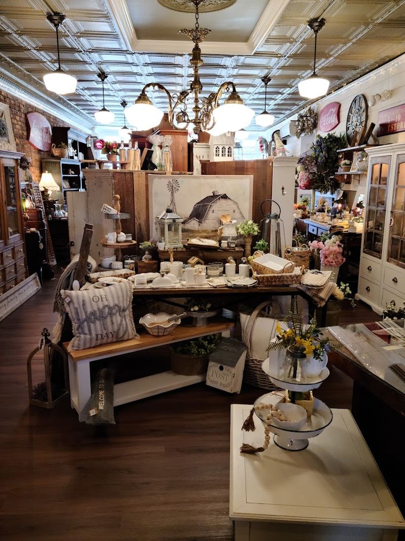 Expertly Curated Vintage and Antique Finds
