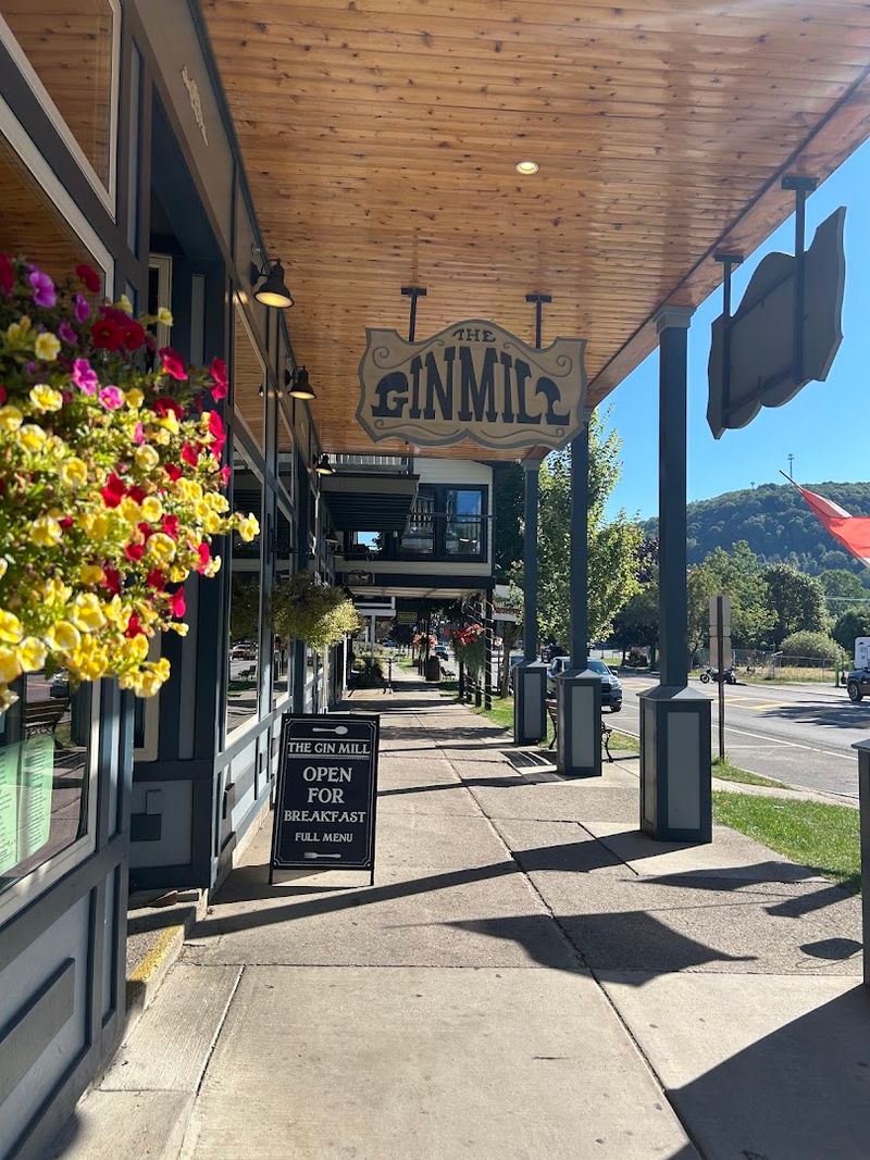 Exploring Downtown Ellicottville After the Trail