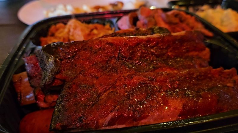 Fall-Off-The-Bone Pork Ribs Worth Rerouting For