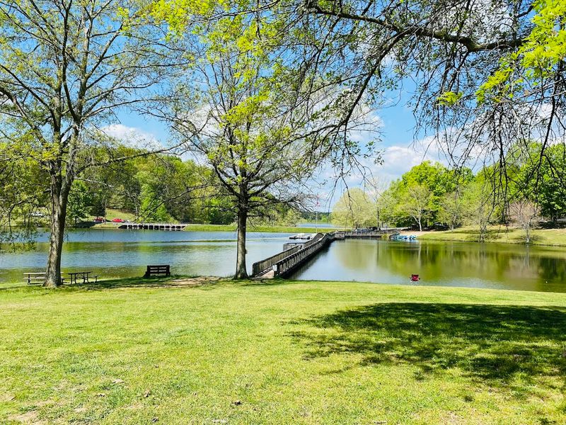 Family-Friendly Picnic Areas With Gorgeous Lake Views