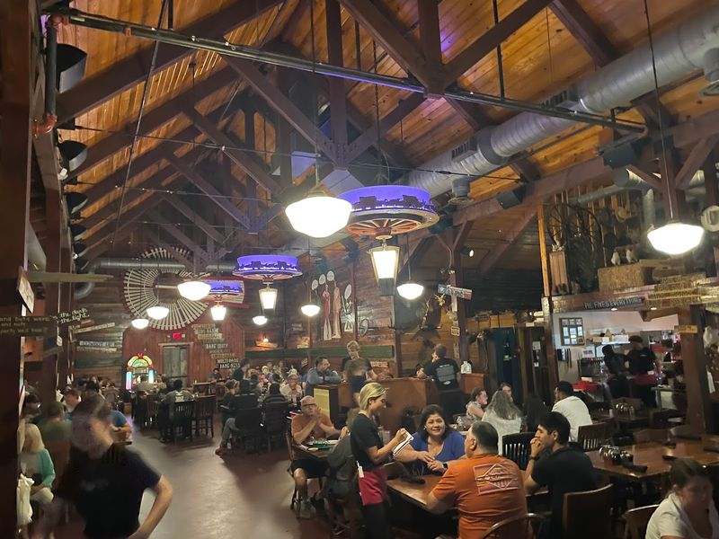 Family-Style Dining That Brings Everyone Together Family-Style Dining That Brings Everyone Together