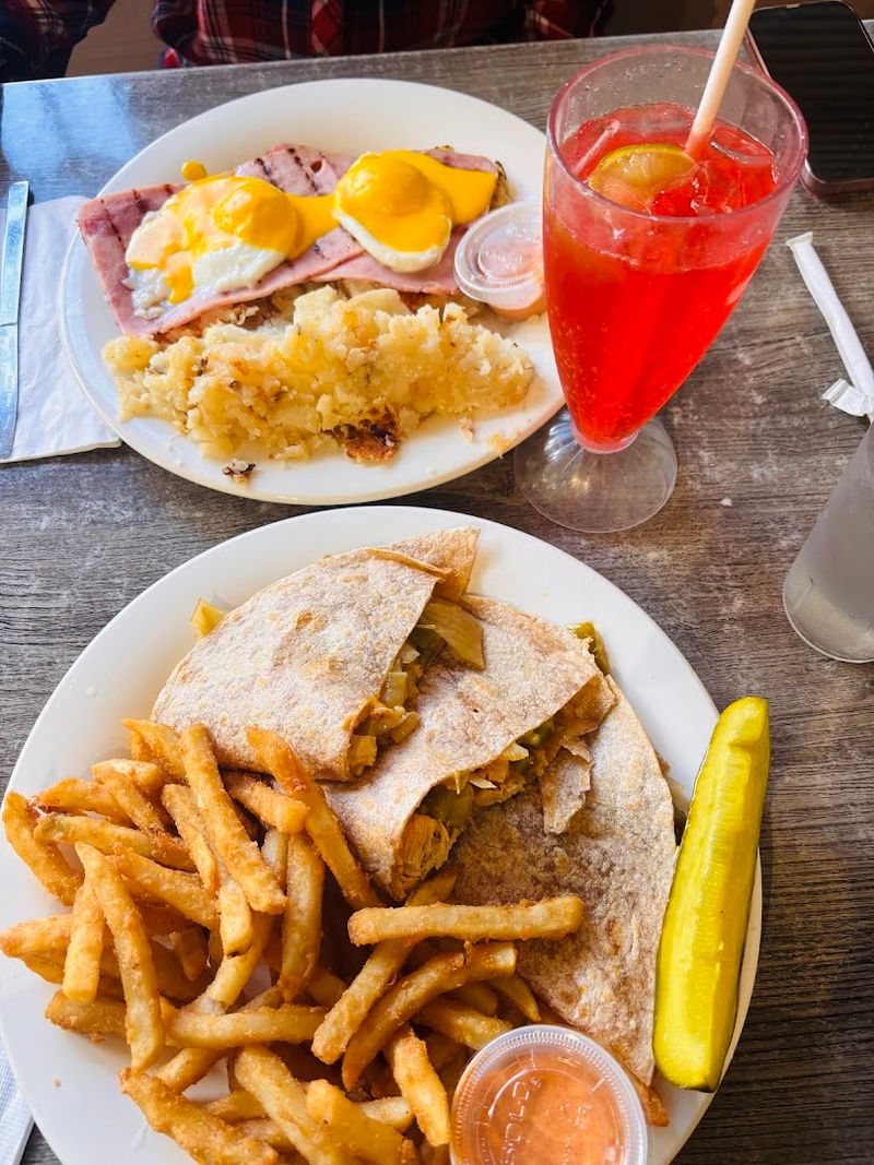 Famous Crispy Fries That Might Be the Best in America Famous Crispy Fries That Might Be the Best in America