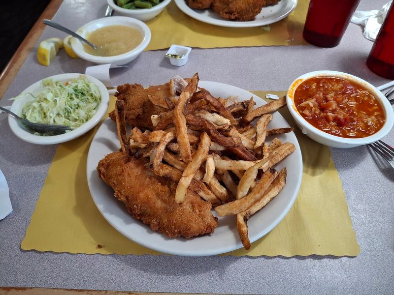 Famous Fried Chicken That Keeps People Coming Back Famous Fried Chicken That Keeps People Coming Back