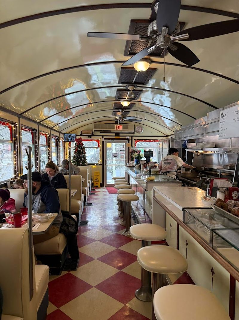 Fast Service That Gets You Fed and on Your Way