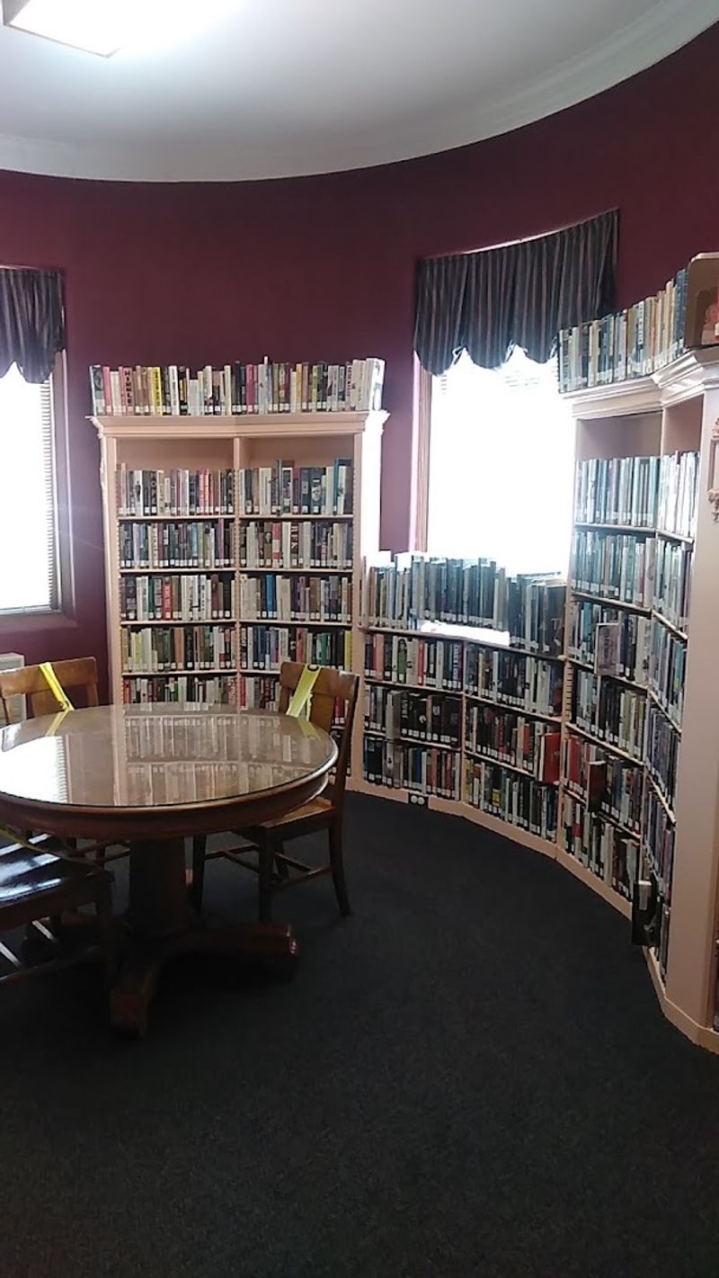 Fast WiFi and Quiet Reading Spots