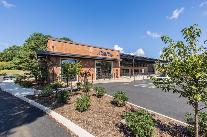 Flexible Hours That Work for Busy Shoppers
