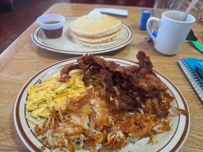Fluffy Pancakes That Earn Their Own Fan Club Fluffy Pancakes That Earn Their Own Fan Club