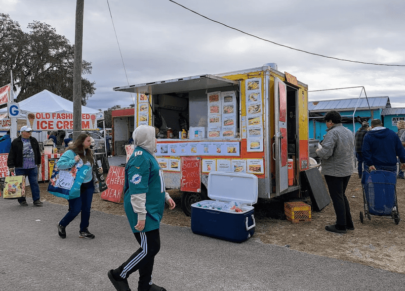 Food Trucks and Snack Spots to Fuel Your Shopping