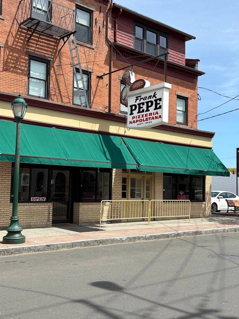 Frank Pepe Pizzeria Napoletana - New Haven, Connecticut