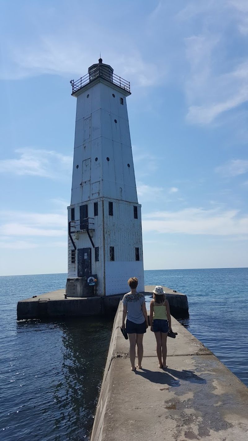 Frankfort North Breakwater Light Walk