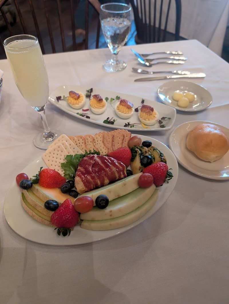 Free Breakfast Included With Every Stay Free Breakfast Included With Every Stay