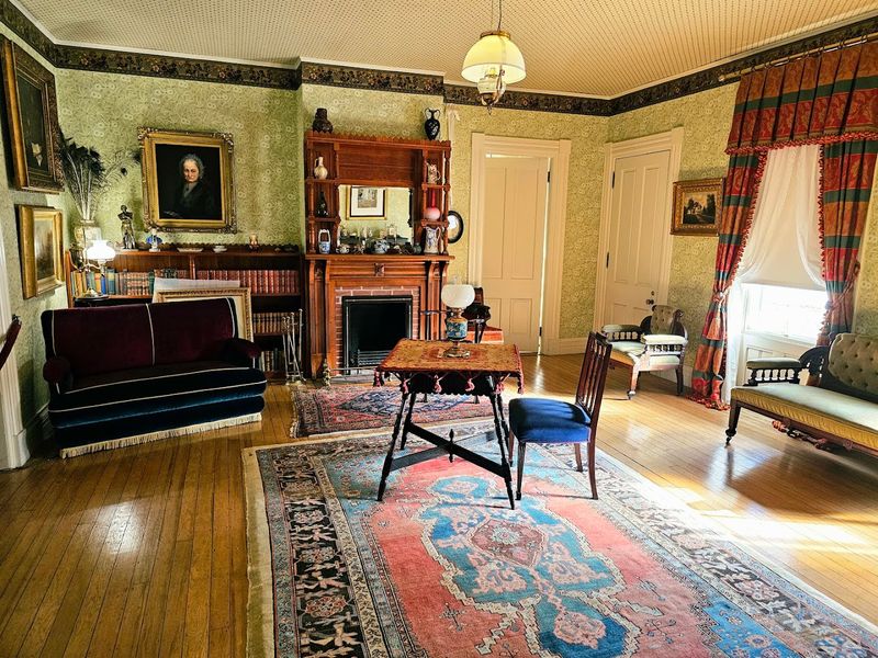 Free Guided House Tours Worth Every Minute