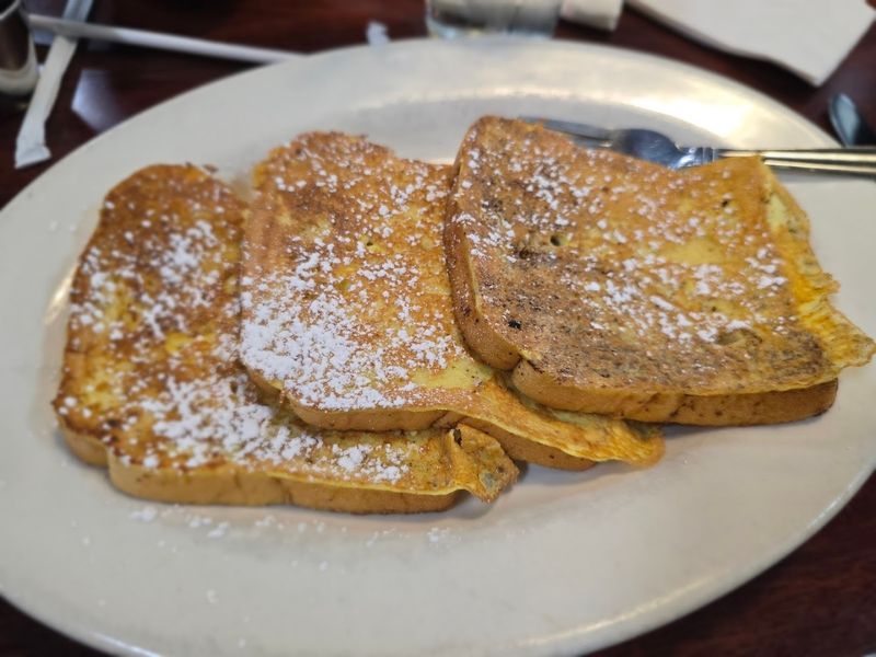 French Toast and Pancakes Worth the Trip