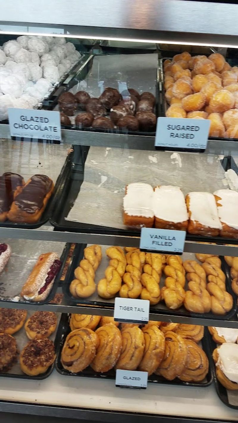 Fresh Danishes and Pastries Fresh Danishes and Pastries