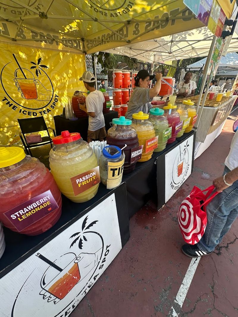 Fresh Juices and Food Stalls
