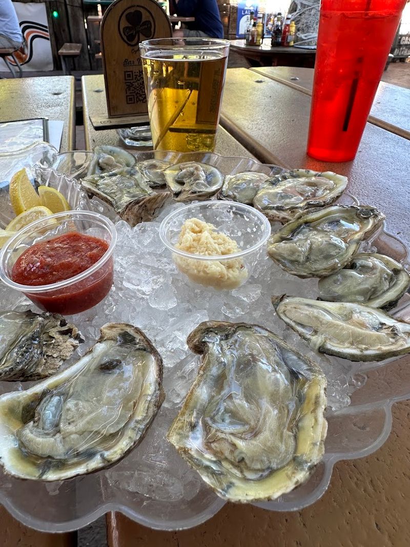 Fresh Oysters That Locals Absolutely Rave About