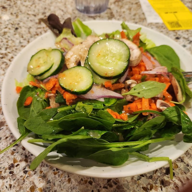 Fresh Salad Bar and Vegetable Selections
