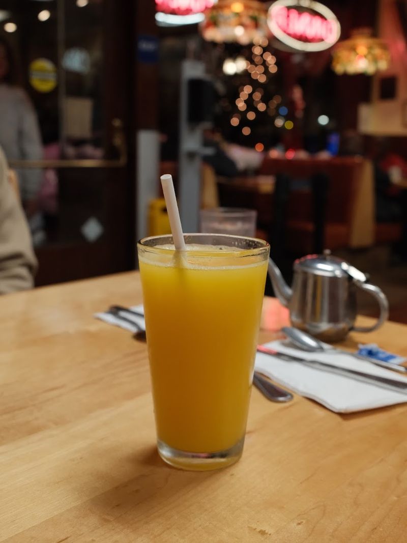 Fresh-Squeezed Orange Juice Made Right in Front of You