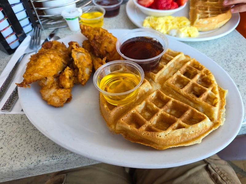 Fried Chicken and Waffles Worth Every Bite Fried Chicken and Waffles Worth Every Bite