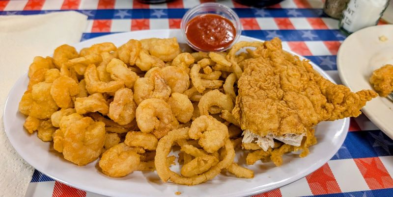 Fried Trout With Mashed Potatoes and Gravy Fried Trout With Mashed Potatoes and Gravy