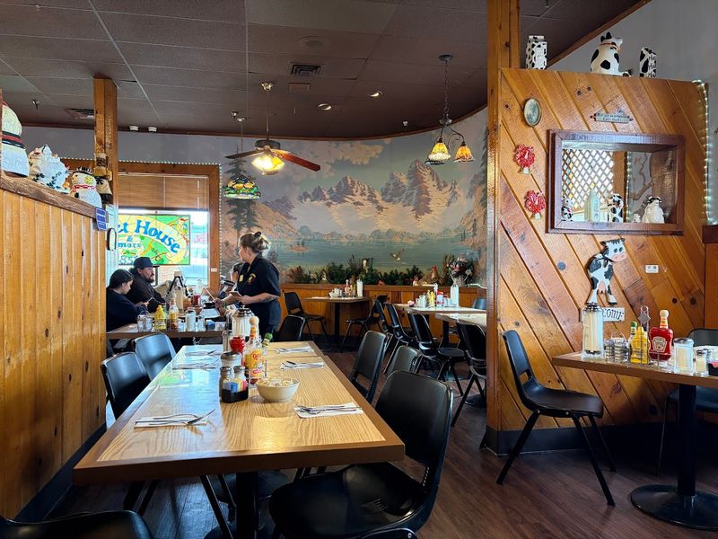 Friendly Servers Who Make Every Visit Feel Personal Friendly Servers Who Make Every Visit Feel Personal